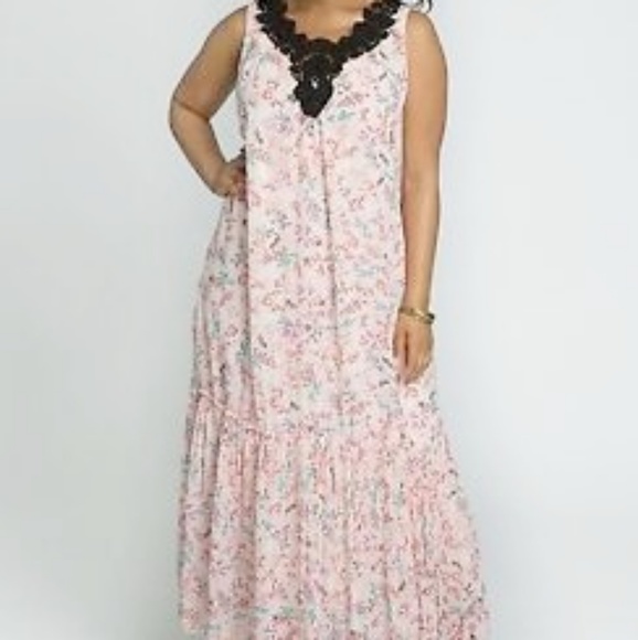 Roaman's Dresses & Skirts - Roaman's pale blush print maxi dress